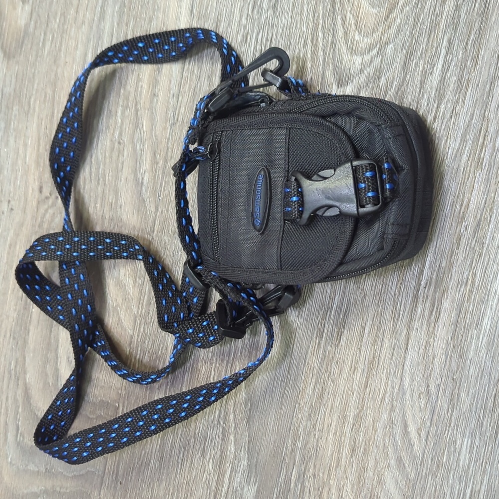 Euc Samsonite Camera Case With Strap - image 2